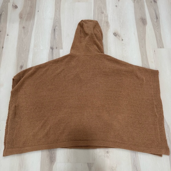 Sunday Citizen Nube Hooded Poncho Camel Tan Women's One Size Comfy Cozy Soft - Picture 12 of 13